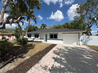 5285 19 PL, Naples, FL 34116