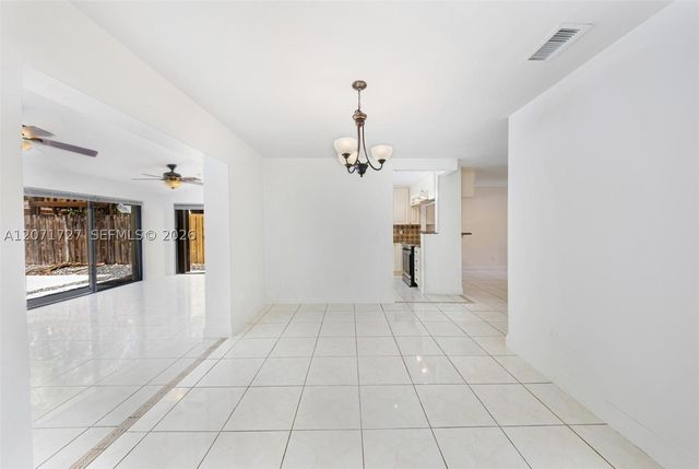 15157 SW 95th St 15157, Miami, FL 33196