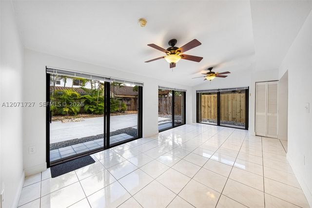 15157 SW 95th St 15157, Miami, FL 33196