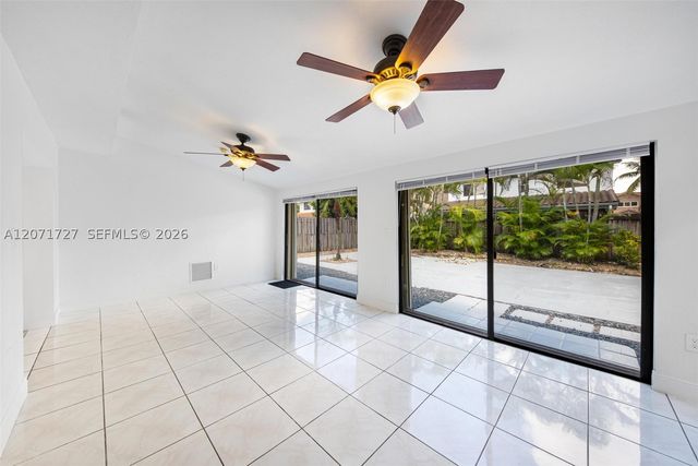 15157 SW 95th St 15157, Miami, FL 33196