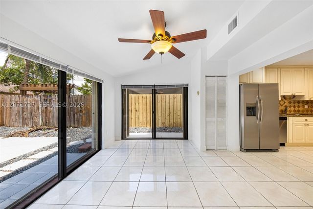 15157 SW 95th St 15157, Miami, FL 33196