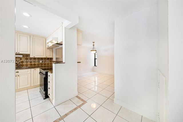 15157 SW 95th St 15157, Miami, FL 33196