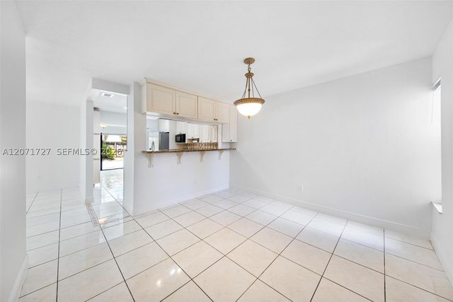 15157 SW 95th St 15157, Miami, FL 33196