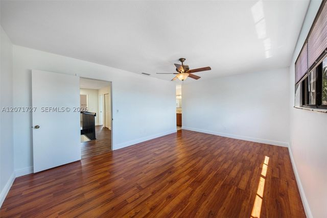 15157 SW 95th St 15157, Miami, FL 33196
