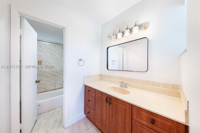 15157 SW 95th St 15157, Miami, FL 33196