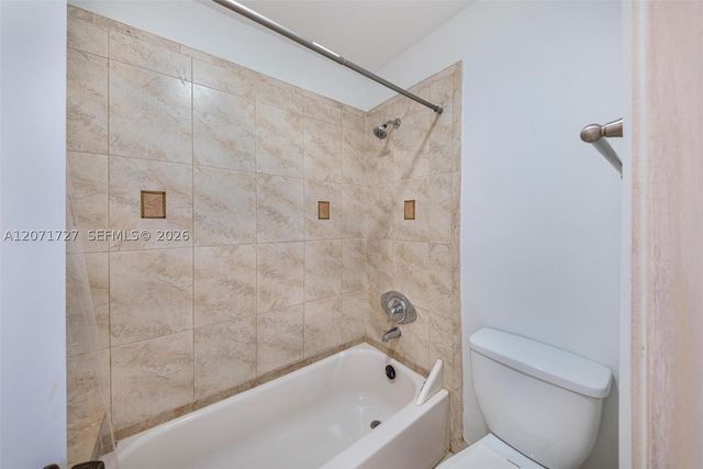 15157 SW 95th St 15157, Miami, FL 33196