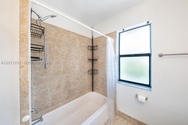 15157 SW 95th St 15157, Miami, FL 33196