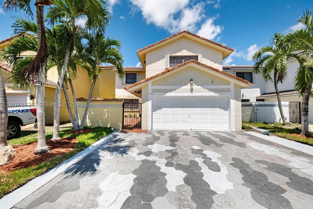 15157 SW 95th St 15157, Miami, FL 33196