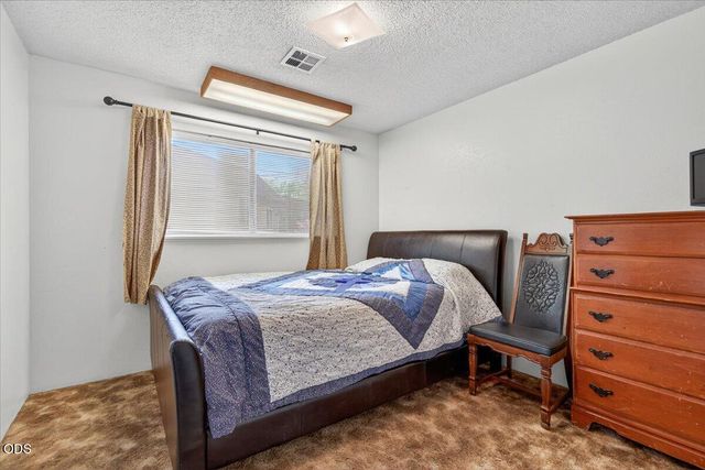 1621 Gayety Lane, Medford, OR 97504