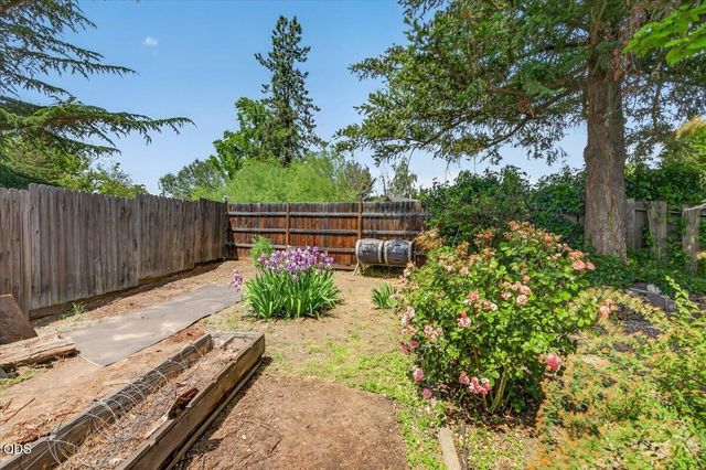 1621 Gayety Lane, Medford, OR 97504