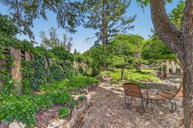 1621 Gayety Lane, Medford, OR 97504