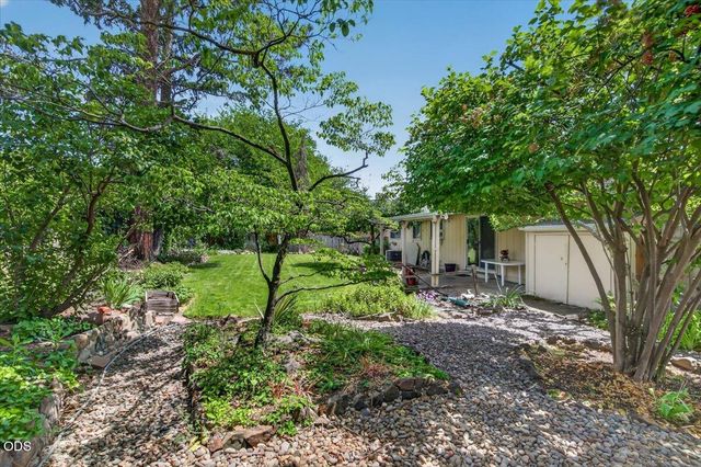 1621 Gayety Lane, Medford, OR 97504
