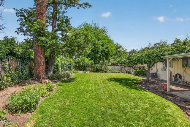 1621 Gayety Lane, Medford, OR 97504