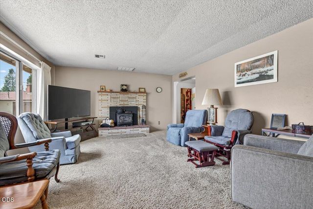 1621 Gayety Lane, Medford, OR 97504