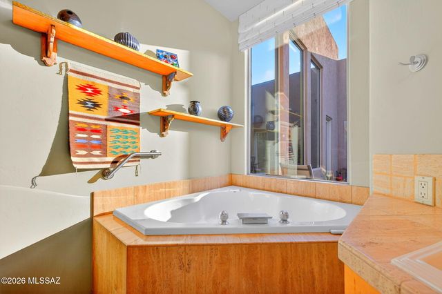 6342 N Sabino Shadow Lane, Tucson, AZ 85750