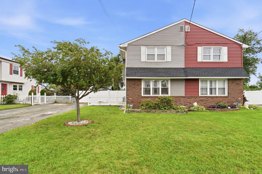 7172 WALDORF AVE, PENNSAUKEN, NJ 08110 — exterior