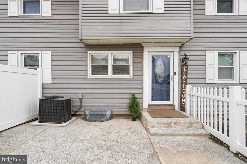 7172 WALDORF AVE, PENNSAUKEN, NJ 08110 — photo 2