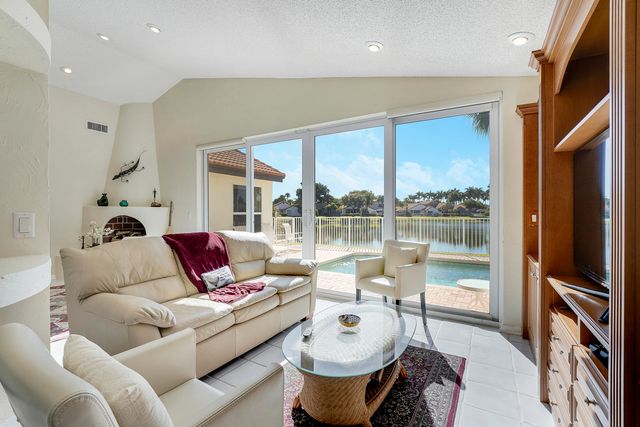 7283 Via Palomar, Boca Raton, FL 33433