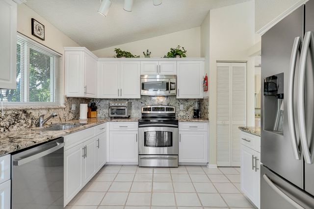 7283 Via Palomar, Boca Raton, FL 33433