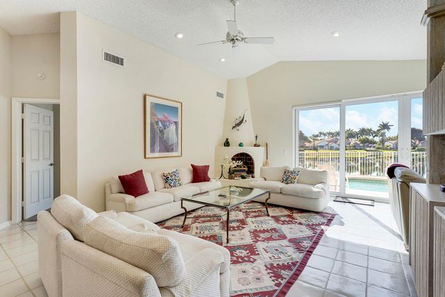 7283 Via Palomar, Boca Raton, FL 33433