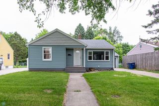 634 11th Street N, Moorhead, MN 56560