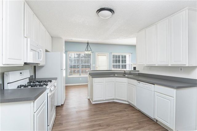 6635 Wellesley Drive, Riverdale, GA 30296