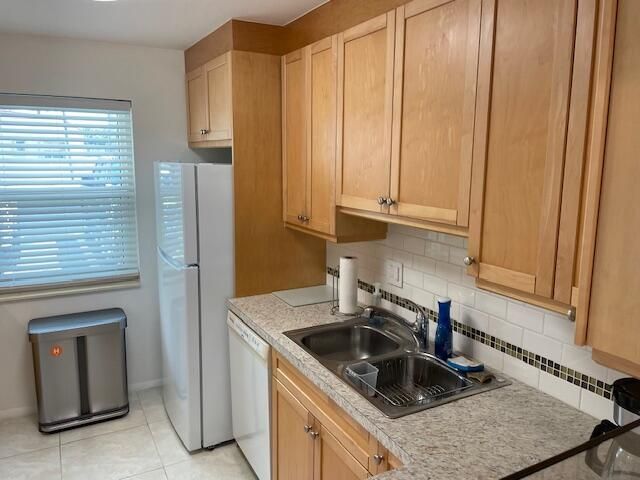 307 Lake Evelyn Drive, West Palm Beach, FL 33411