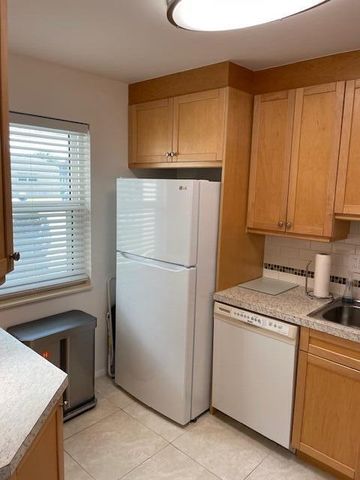 307 Lake Evelyn Drive, West Palm Beach, FL 33411