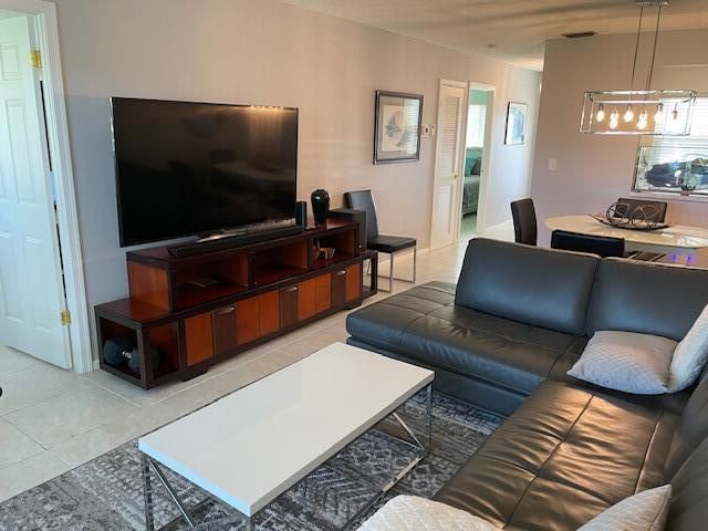 307 Lake Evelyn Drive, West Palm Beach, FL 33411