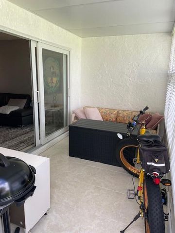 307 Lake Evelyn Drive, West Palm Beach, FL 33411