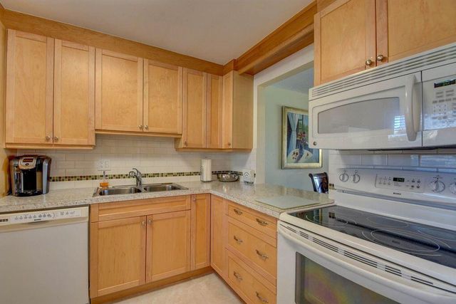 307 Lake Evelyn Drive, West Palm Beach, FL 33411