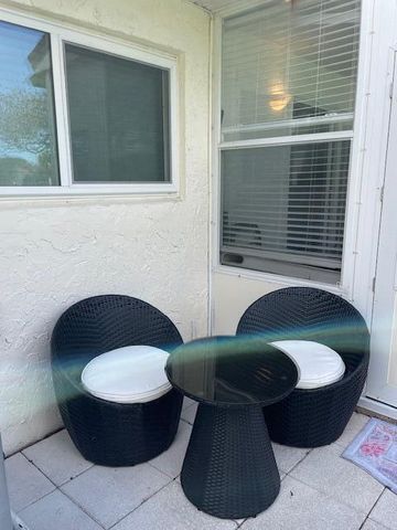 307 Lake Evelyn Drive, West Palm Beach, FL 33411