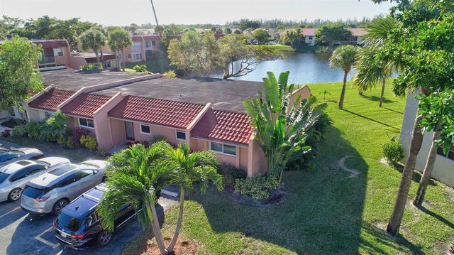 307 Lake Evelyn Drive, West Palm Beach, FL 33411
