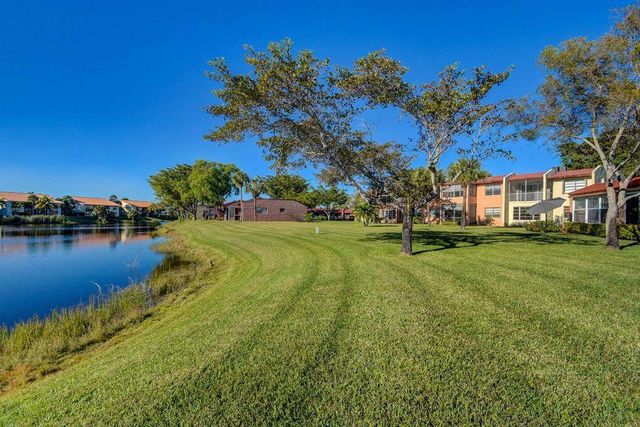 307 Lake Evelyn Drive, West Palm Beach, FL 33411