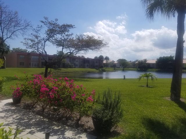 307 Lake Evelyn Drive, West Palm Beach, FL 33411