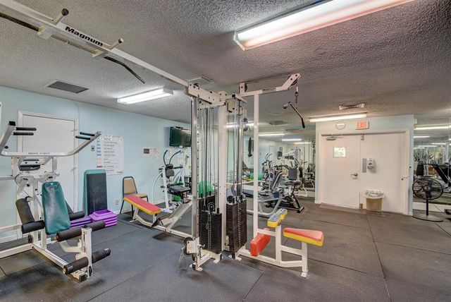 307 Lake Evelyn Drive, West Palm Beach, FL 33411