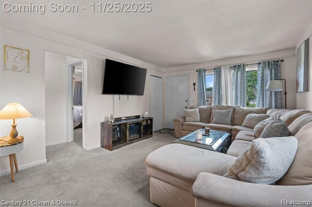 4630 Pelham Street, Dearborn Heights, MI 48125