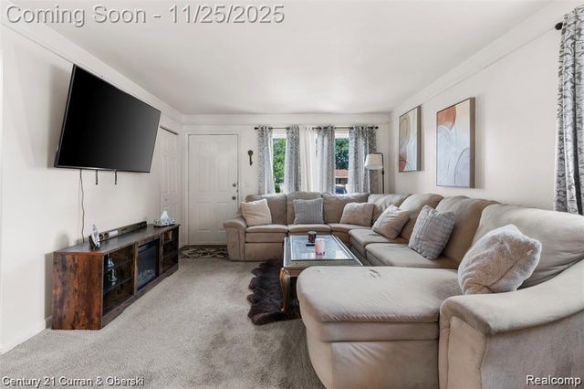 4630 Pelham Street, Dearborn Heights, MI 48125