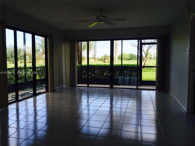 3050 Presidential Way 101, West Palm Beach, FL 33401
