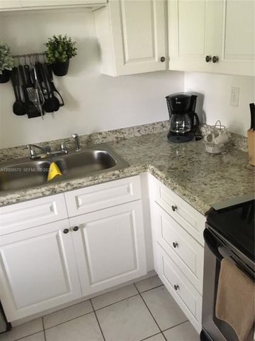 3050 Presidential Way 101, West Palm Beach, FL 33401