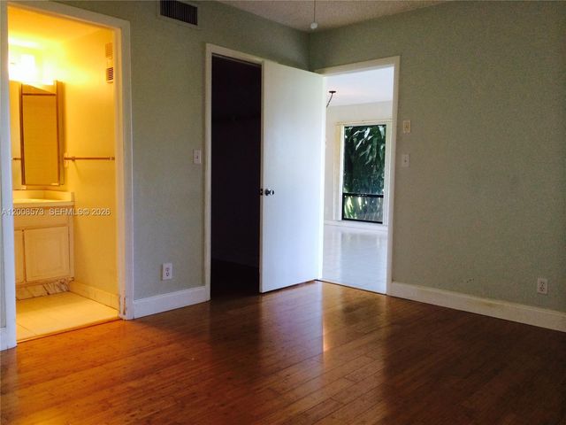3050 Presidential Way 101, West Palm Beach, FL 33401