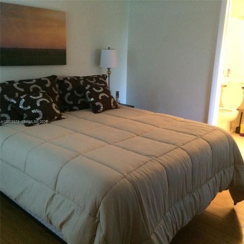 3050 Presidential Way 101, West Palm Beach, FL 33401