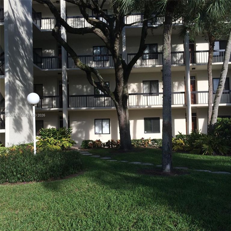 3050 Presidential Way 101, West Palm Beach, FL 33401