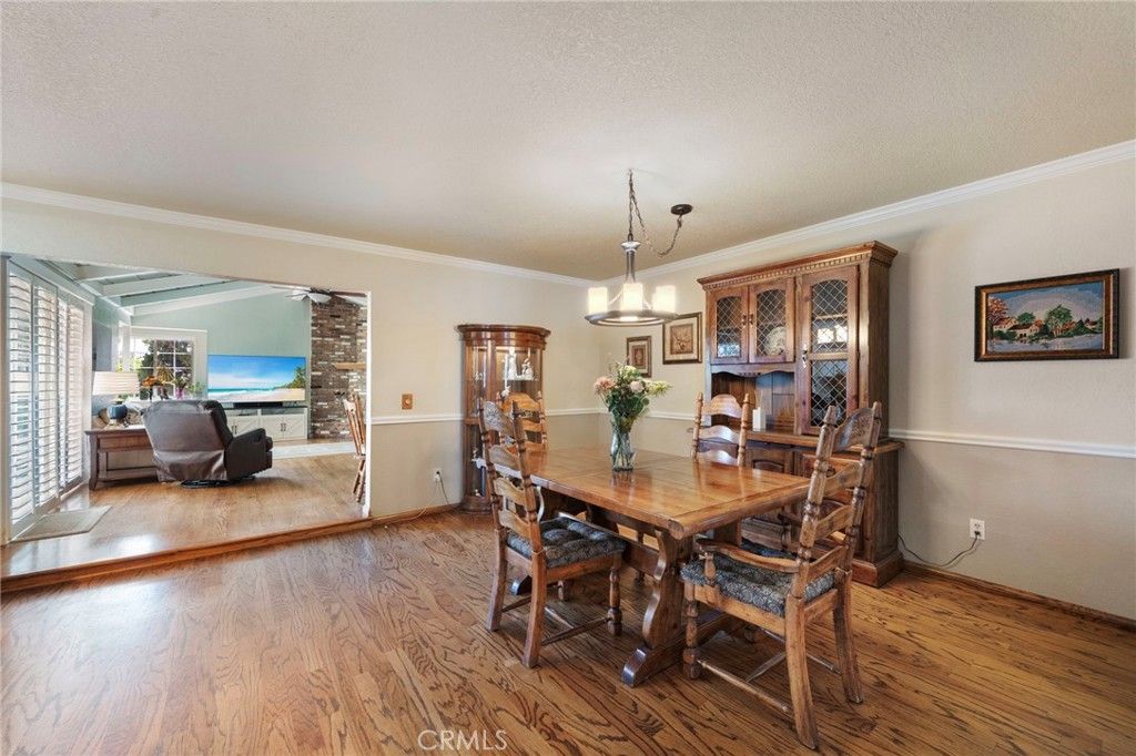 Image 13 of property listing at 1128 W Aster, Upland, CA 91786