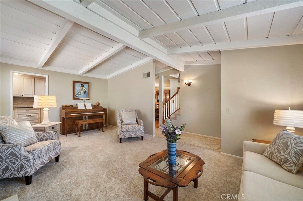 Image 4 of property listing at 1128 W Aster, Upland, CA 91786