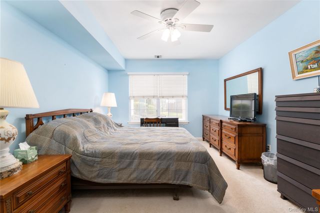 5 Robert Lane 5, Middle Island, NY 11953