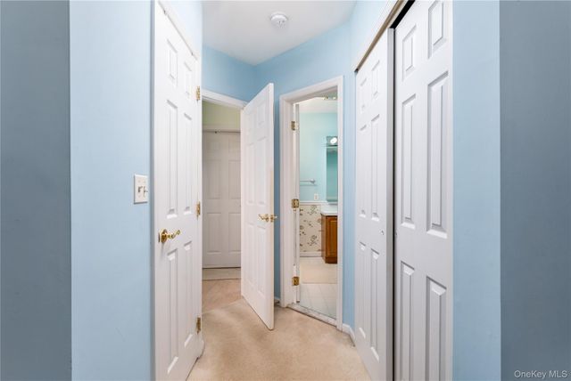 5 Robert Lane 5, Middle Island, NY 11953