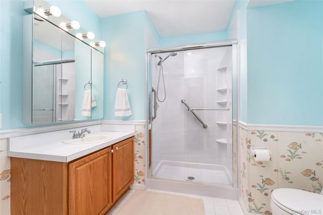 5 Robert Lane 5, Middle Island, NY 11953