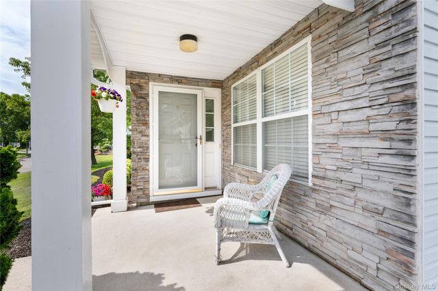 5 Robert Lane 5, Middle Island, NY 11953