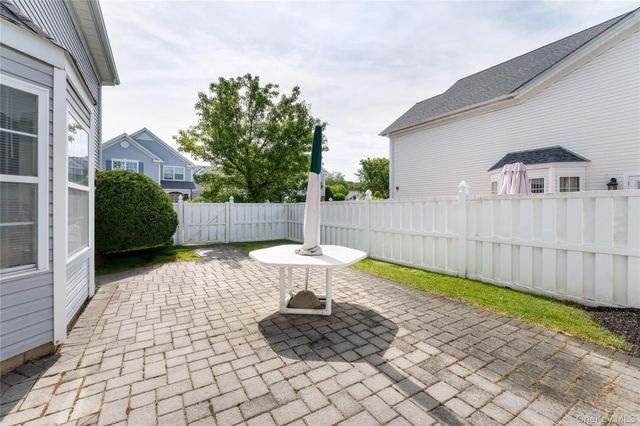 5 Robert Lane 5, Middle Island, NY 11953